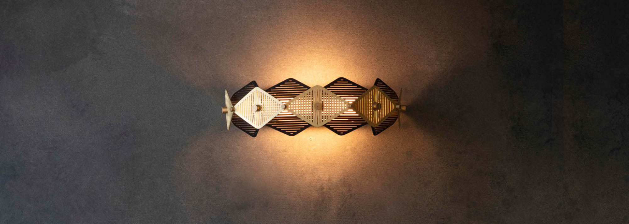 Your Guide To Interior Wall Lights For Your Hallway 