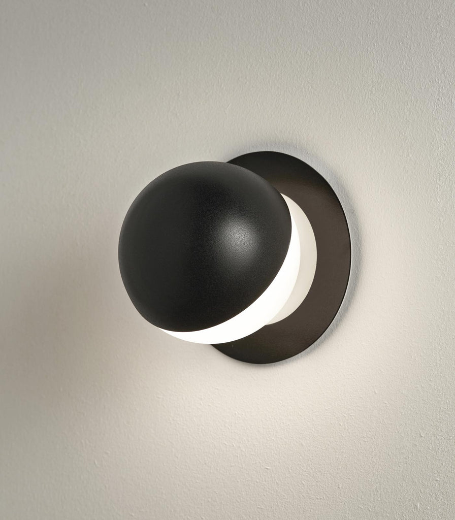 Estiluz Alfi Angled Wall Light in Black