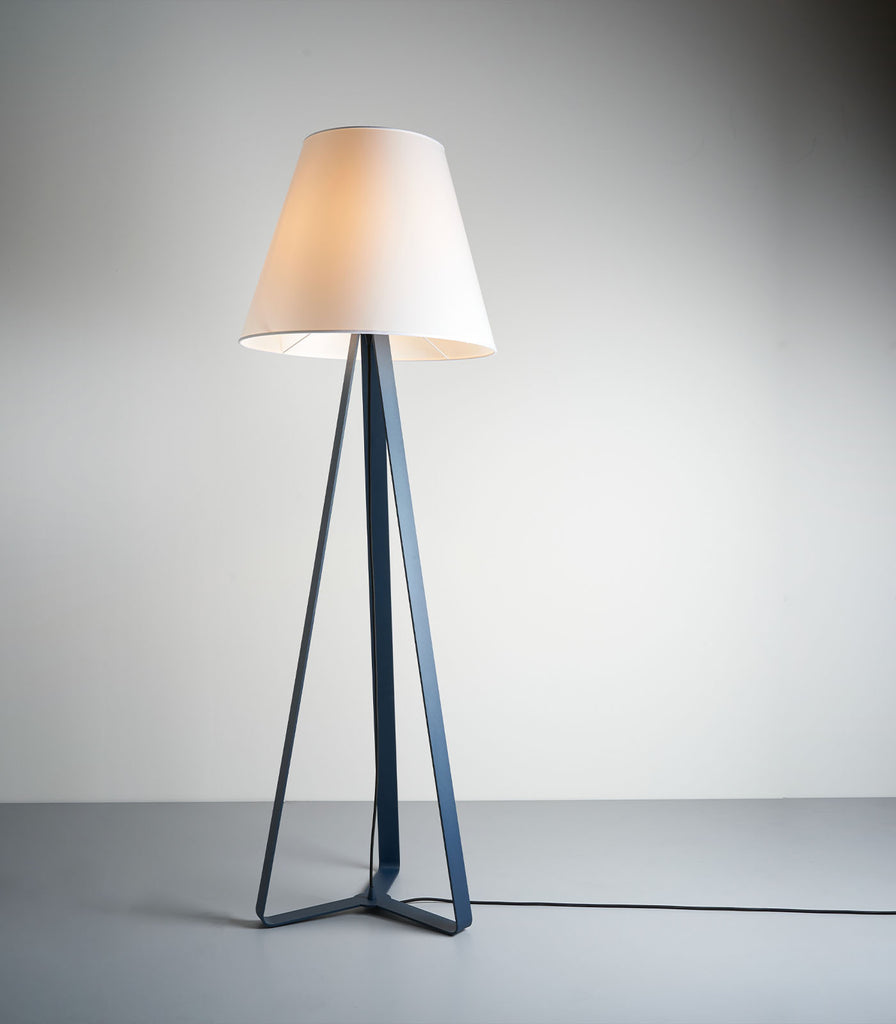 Zava Etre Floor Lamp in Matte black